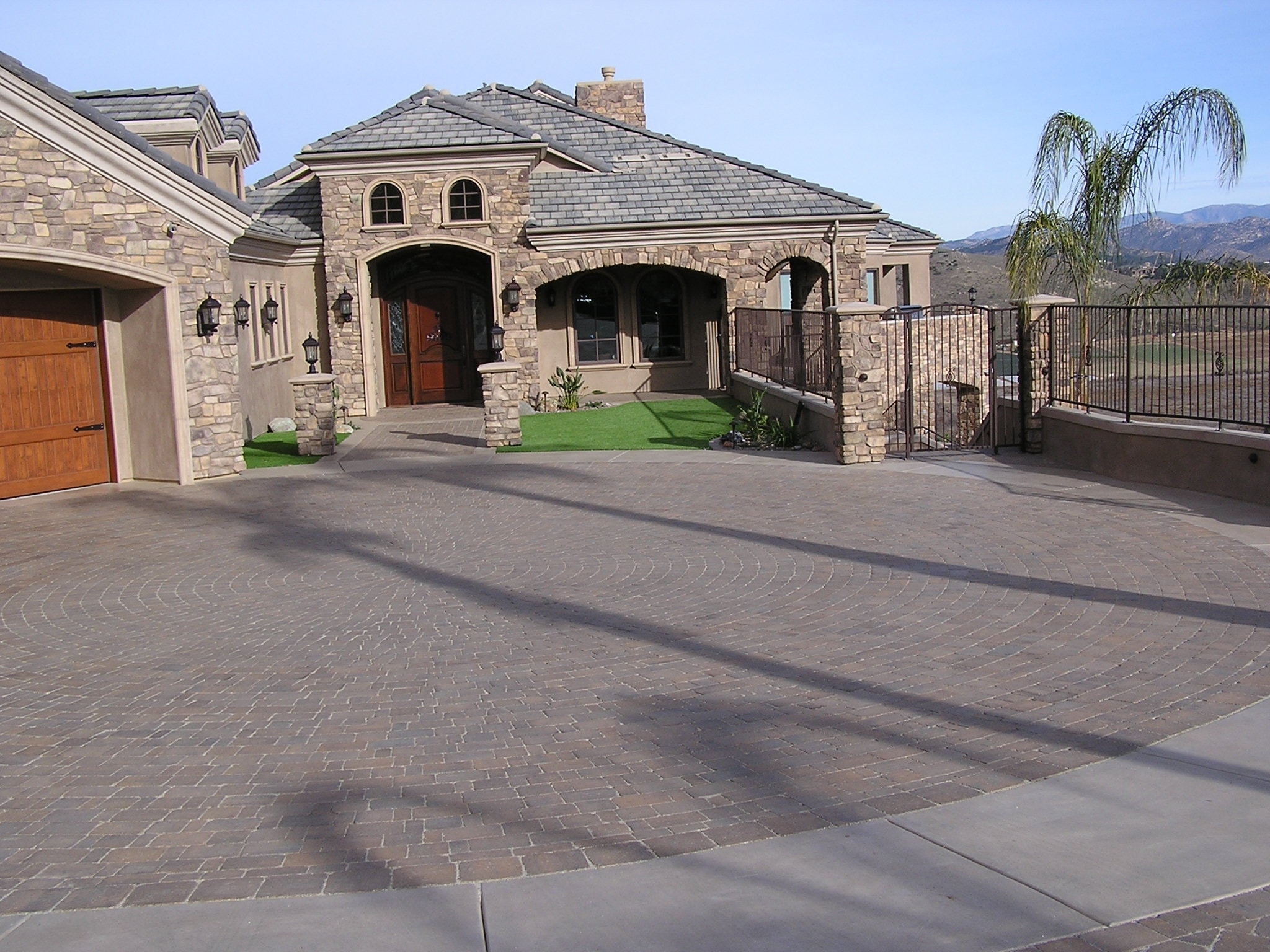 San-Diego-Interlocking-Paving-Barad-1-min