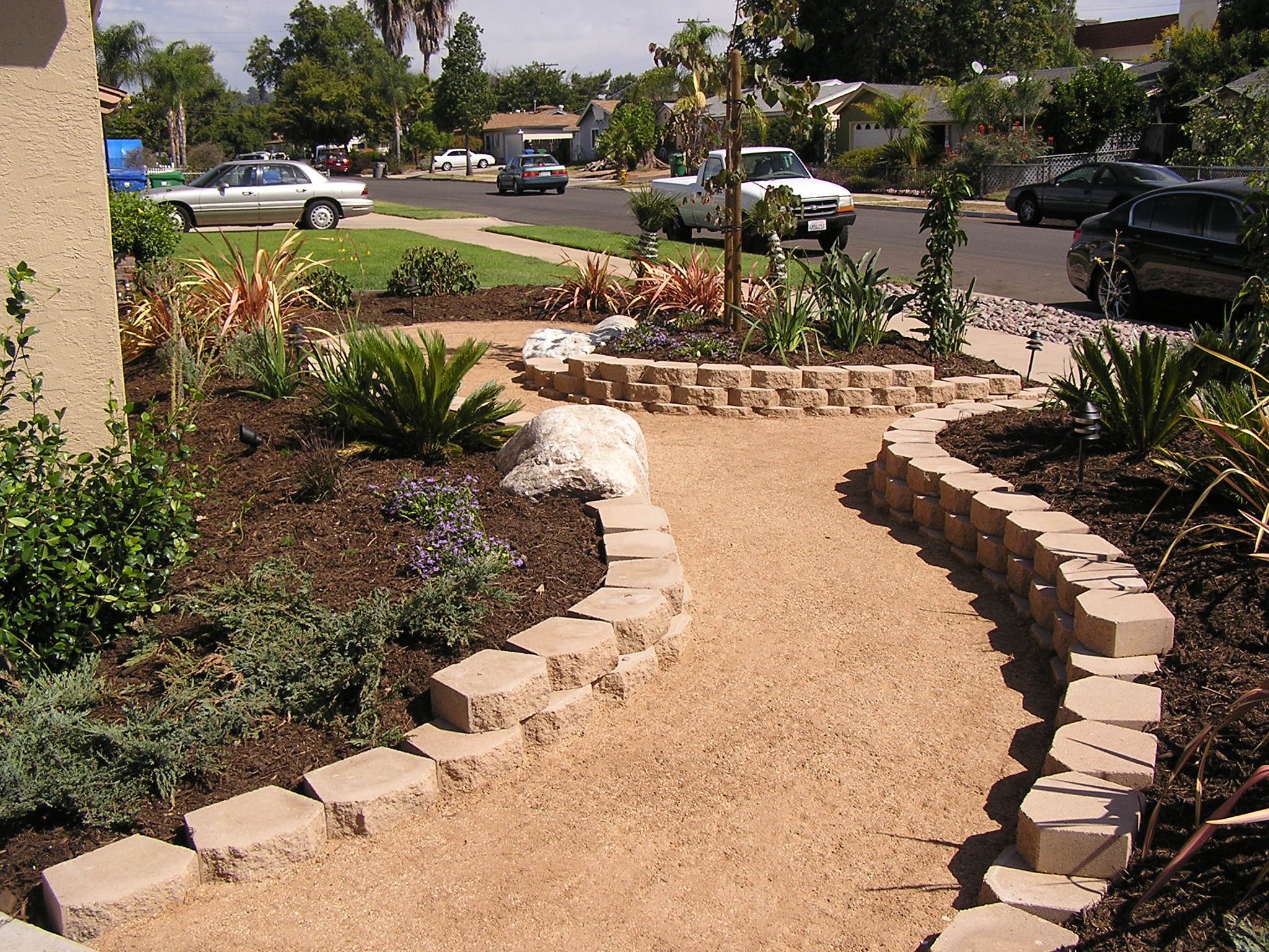 San-Diego-Frontyard-Haney-2-min