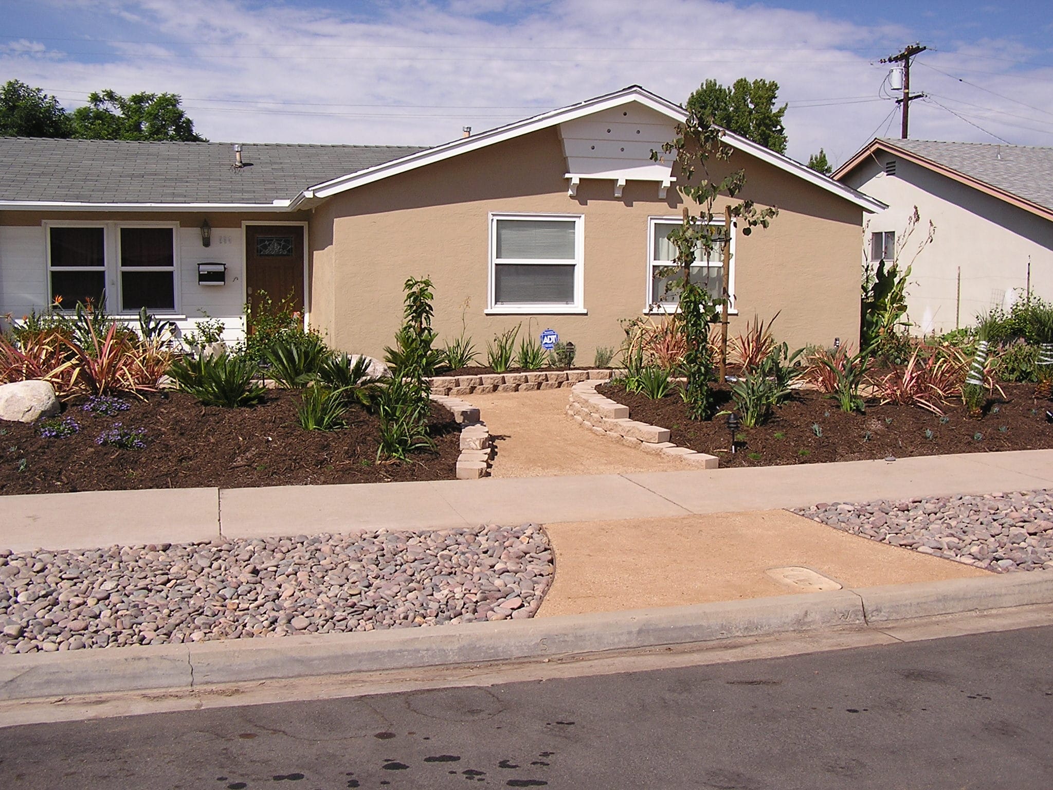 San-Diego-Frontyard-Haney-min