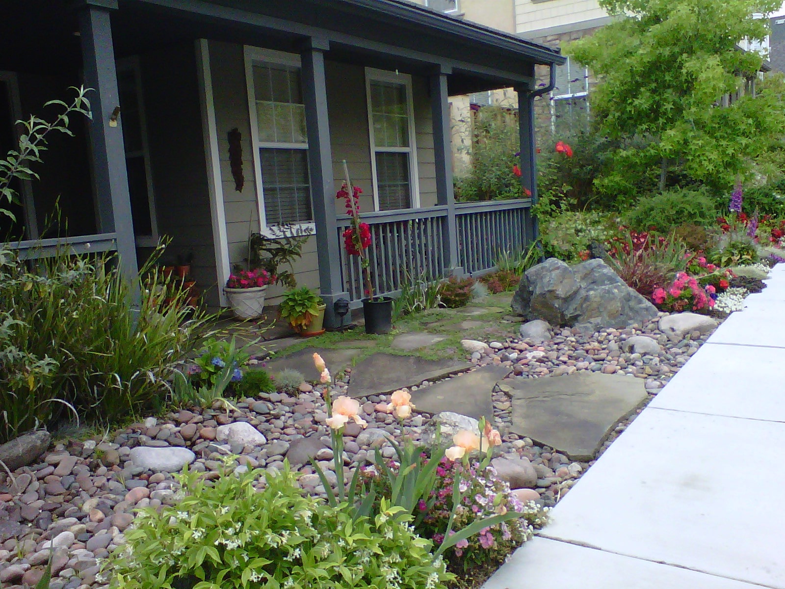San-Diego-Frontyard-Pottin-min