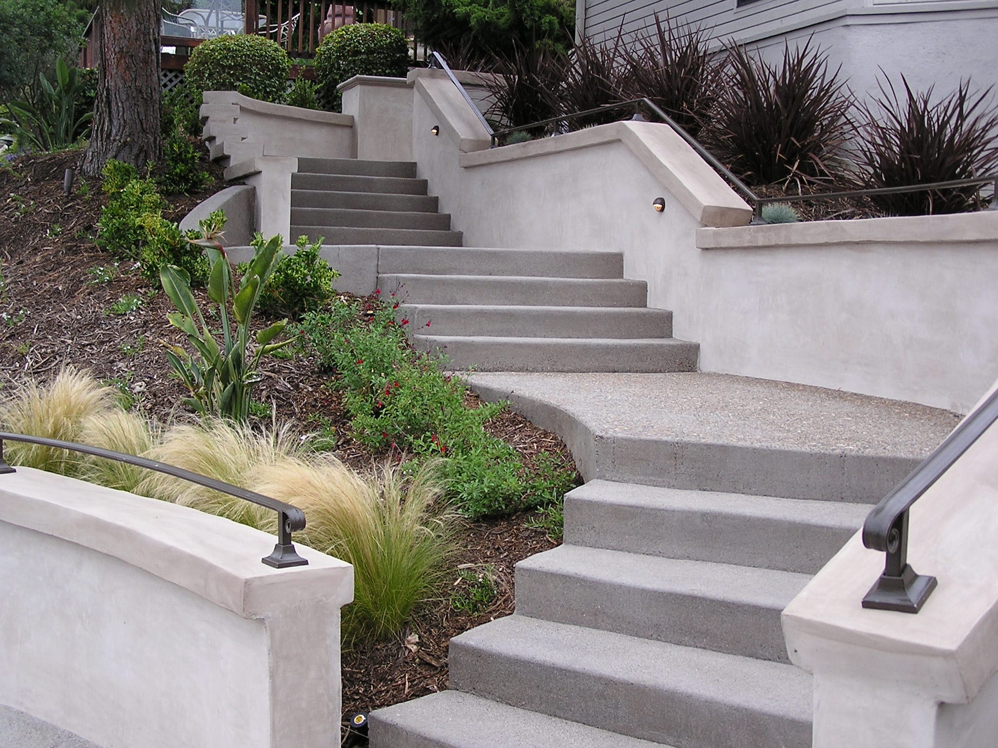 San-Diego-Staired-Entryway-Neben-3-min
