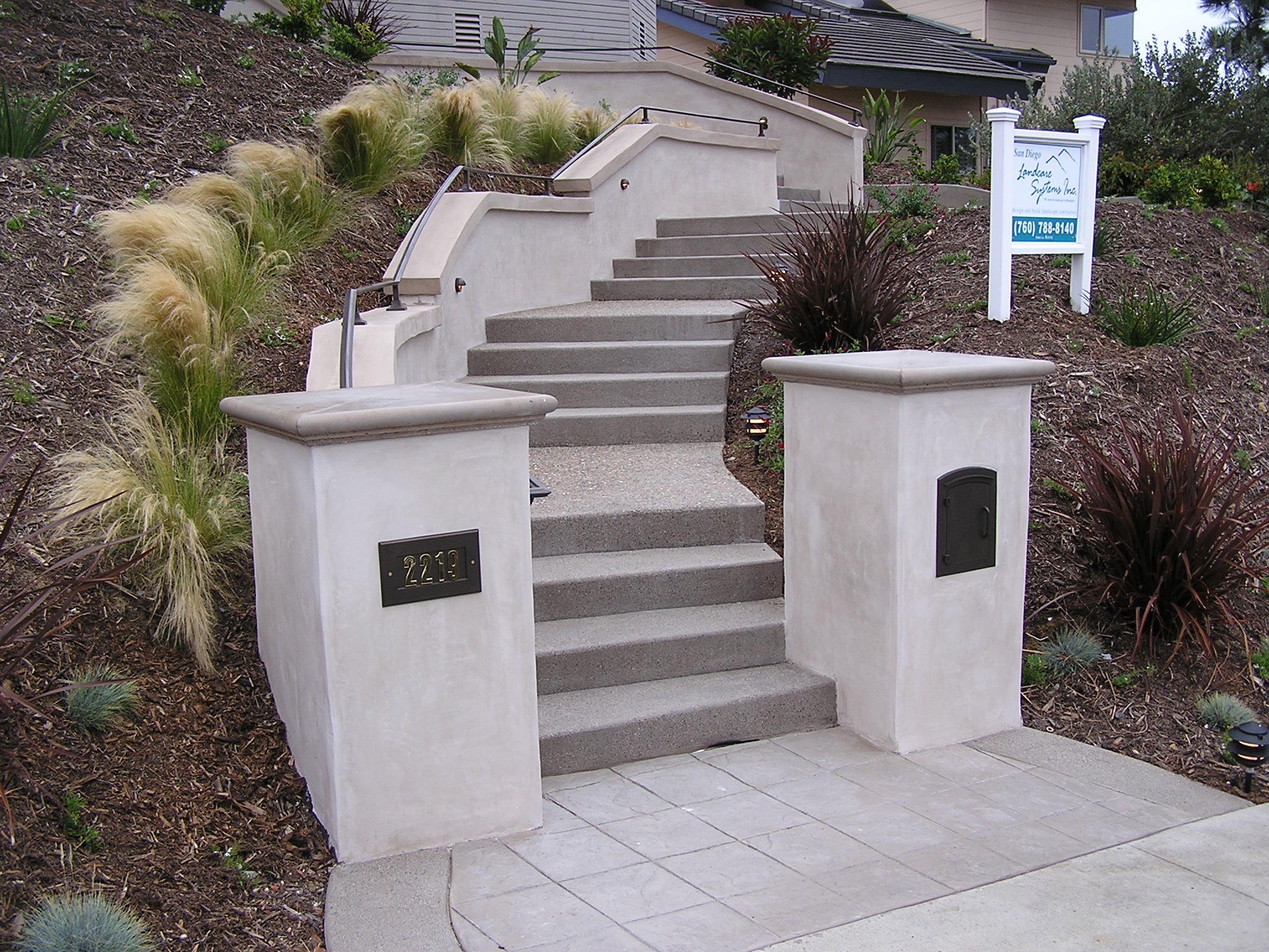 San-Diego-Staired-Entryway-Neben-4-min